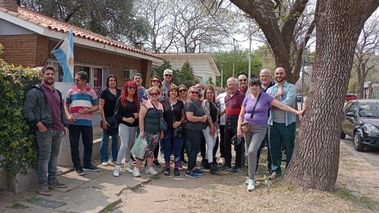 Marcha y megáfono frente al Concejo: reclaman por corte de agua en Villa Tomás de la Torre